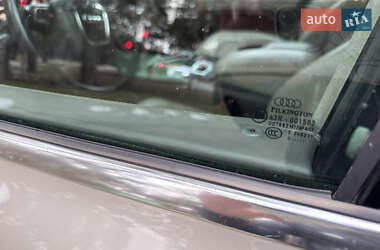 Позашляховик / Кросовер Audi Q7 2010 в 