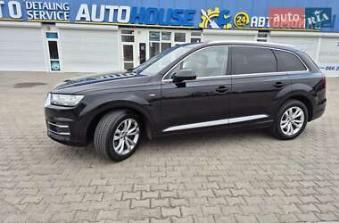 Внедорожник / Кроссовер Audi Q7 2015 в 