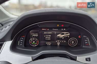 Внедорожник / Кроссовер Audi Q7 2015 в 
