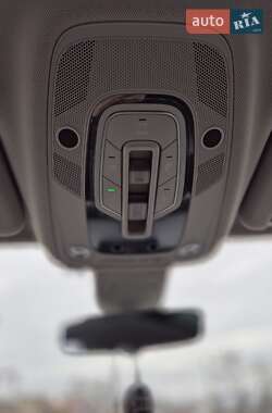 Внедорожник / Кроссовер Audi Q7 2015 в 