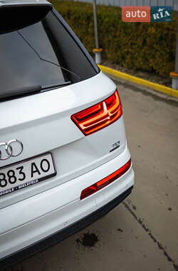 Позашляховик / Кросовер Audi Q7 2015 в Чернівцях