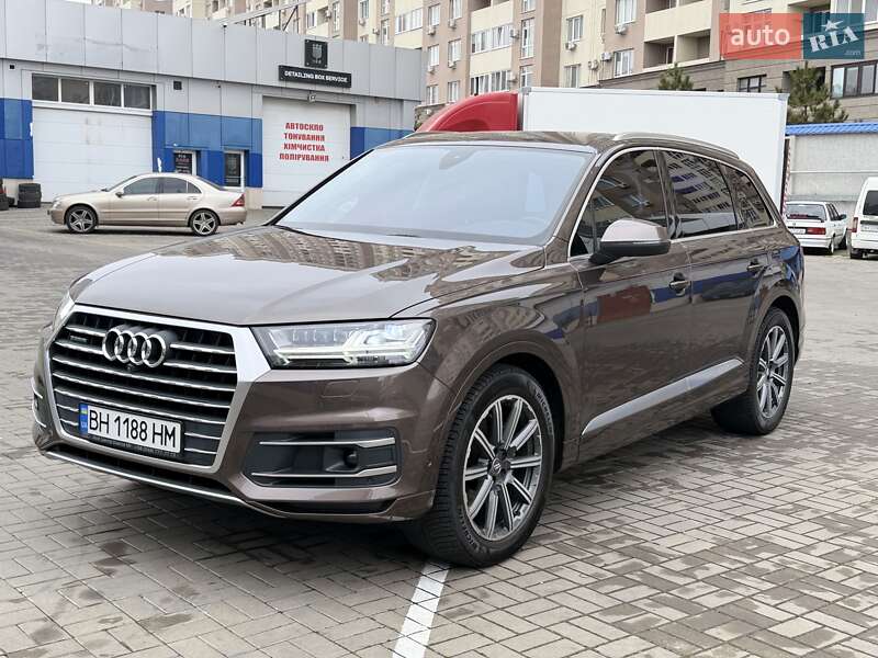 Позашляховик / Кросовер Audi Q7 2017 в Одесі