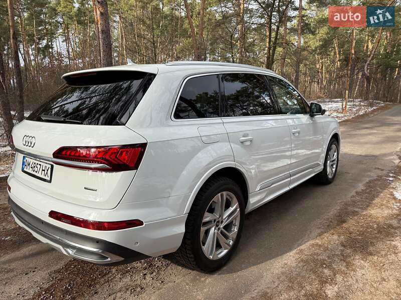 Внедорожник / Кроссовер Audi Q7 2021 в Киеве