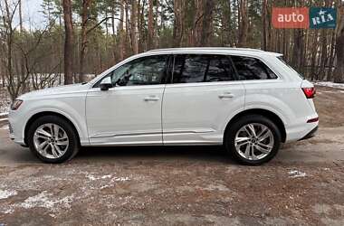 Внедорожник / Кроссовер Audi Q7 2021 в 