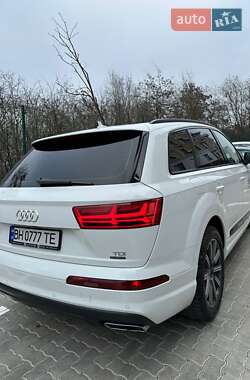 Позашляховик / Кросовер Audi Q7 2017 в Одесі