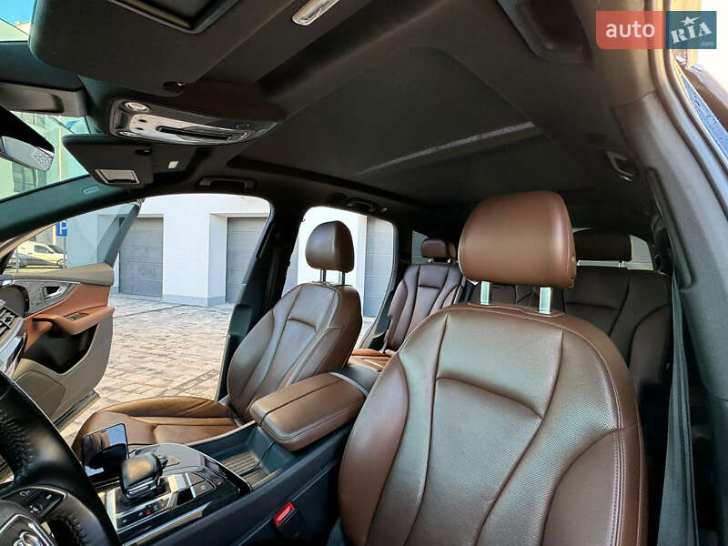 Позашляховик / Кросовер Audi Q7 2016 в Львові