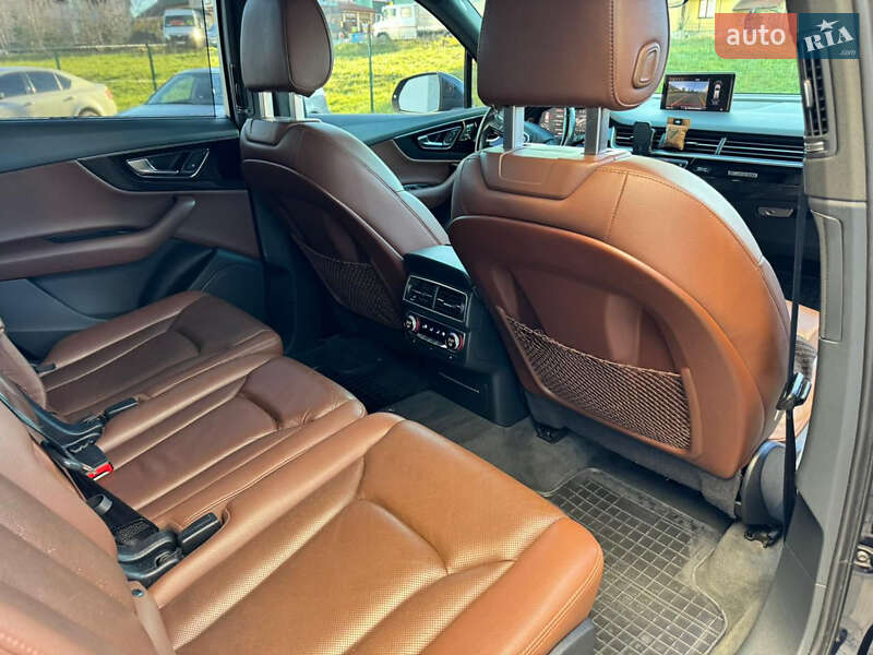 Позашляховик / Кросовер Audi Q7 2016 в Львові