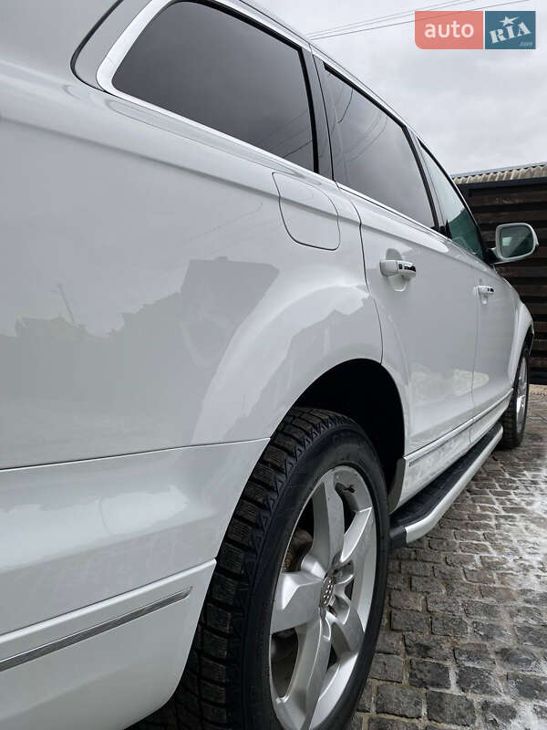 Позашляховик / Кросовер Audi Q7 2013 в Тернополі