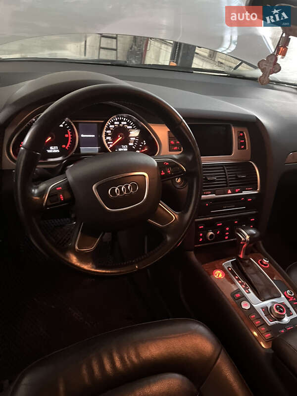 Позашляховик / Кросовер Audi Q7 2013 в Тернополі