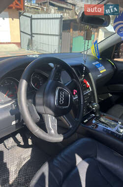 Внедорожник / Кроссовер Audi Q7 2009 в 