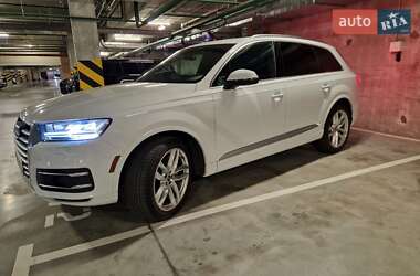 Позашляховик / Кросовер Audi Q7 2017 в Києві