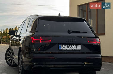 Внедорожник / Кроссовер Audi Q7 2016 в 