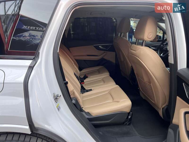 Позашляховик / Кросовер Audi Q7 2020 в Львові