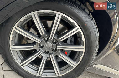 Внедорожник / Кроссовер Audi Q7 2016 в 