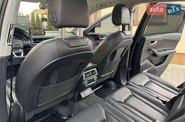 Внедорожник / Кроссовер Audi Q7 2016 в 