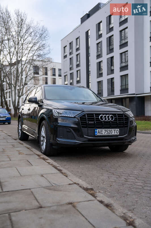 Позашляховик / Кросовер Audi Q7 2021 в Дніпрі