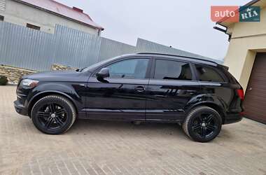 Позашляховик / Кросовер Audi Q7 2013 в 