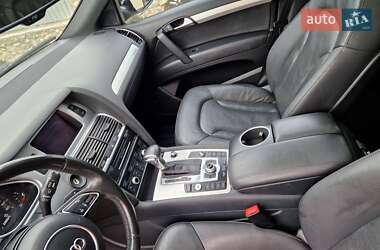 Позашляховик / Кросовер Audi Q7 2013 в 