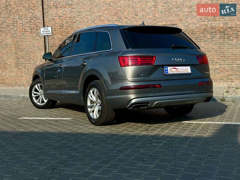 Позашляховик / Кросовер Audi Q7 2015 в Одесі