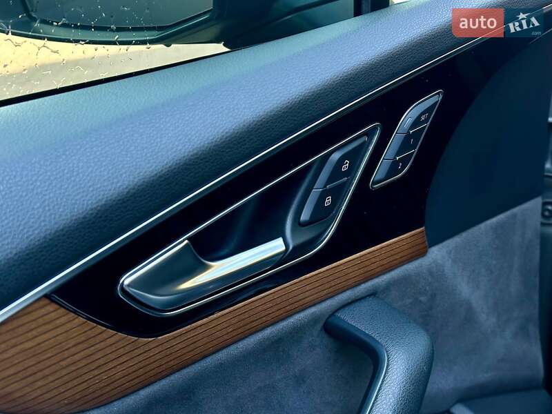 Позашляховик / Кросовер Audi Q7 2015 в Одесі