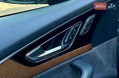 Позашляховик / Кросовер Audi Q7 2015 в 