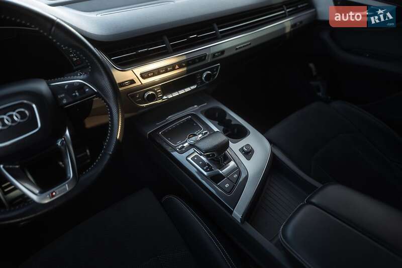 Позашляховик / Кросовер Audi Q7 2018 в Полтаві