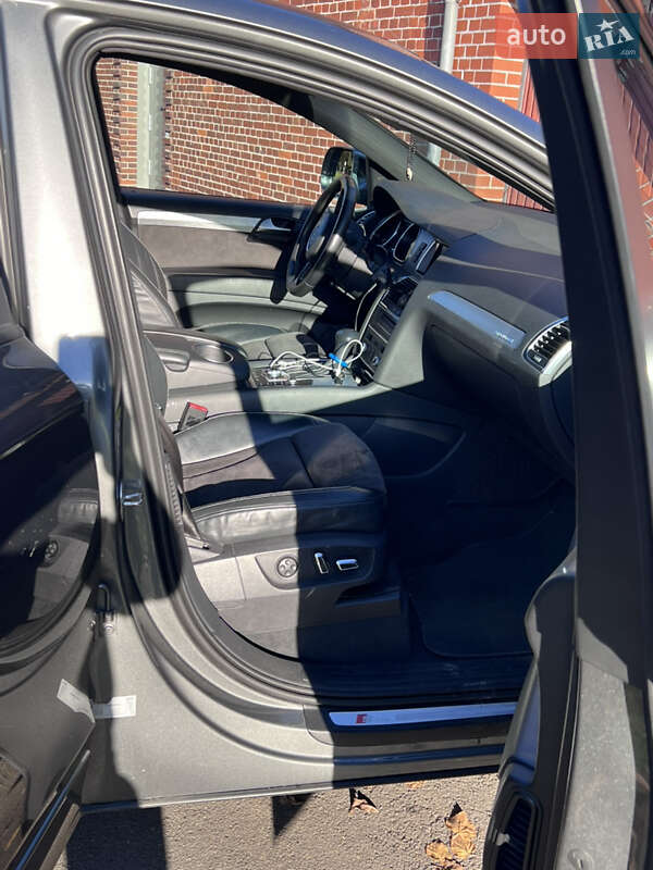 Позашляховик / Кросовер Audi Q7 2014 в Сарнах