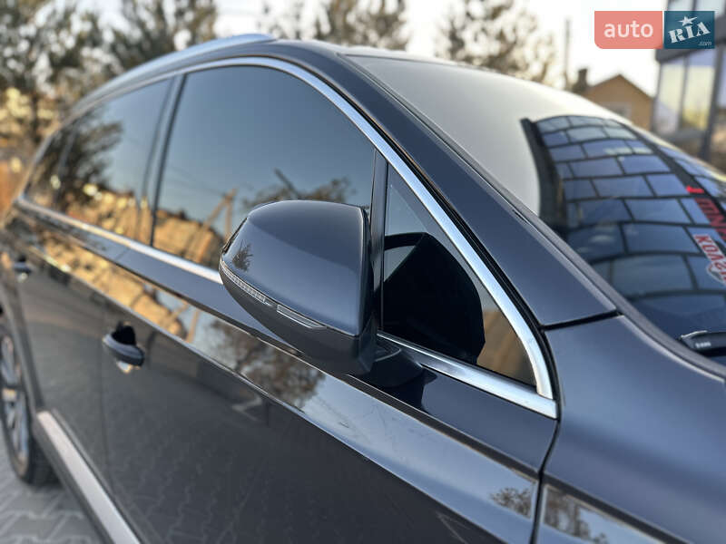 Внедорожник / Кроссовер Audi Q7 2016 в Ровно