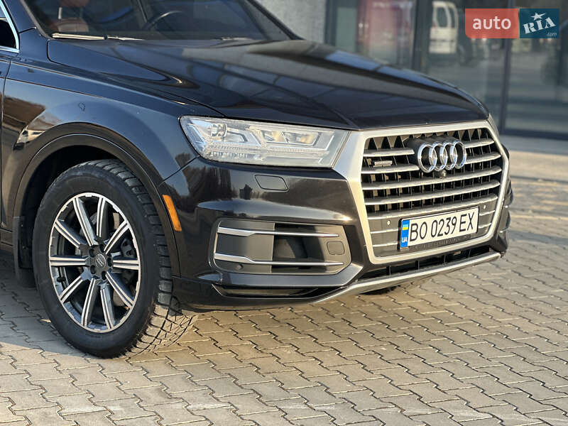 Внедорожник / Кроссовер Audi Q7 2016 в Ровно