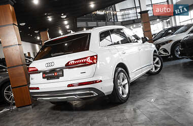 Внедорожник / Кроссовер Audi Q7 2022 в 