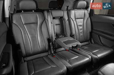 Внедорожник / Кроссовер Audi Q7 2022 в 