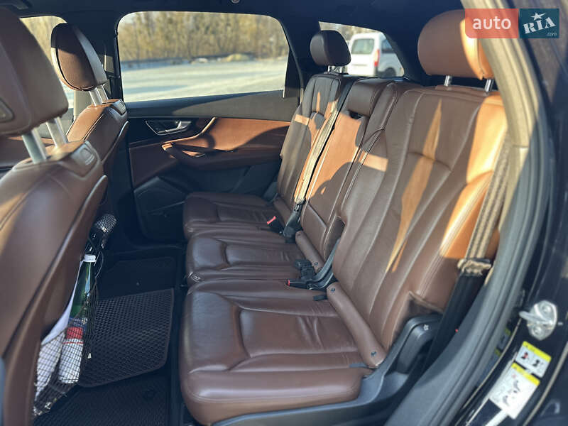 Внедорожник / Кроссовер Audi Q7 2016 в Ровно