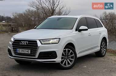 Позашляховик / Кросовер Audi Q7 2017 в Дніпрі