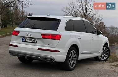 Позашляховик / Кросовер Audi Q7 2017 в Дніпрі