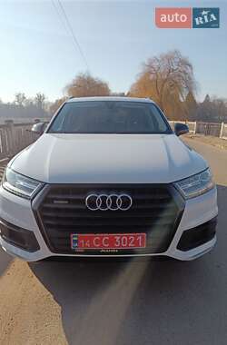 Внедорожник / Кроссовер Audi Q7 2017 в Дубно