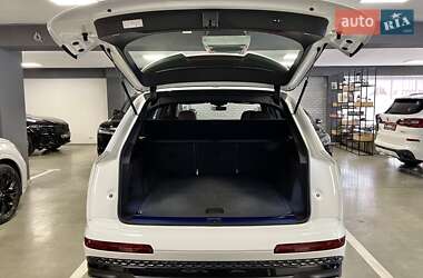 Внедорожник / Кроссовер Audi Q7 2024 в 