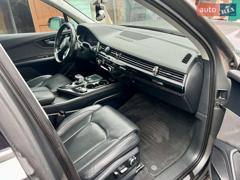 Внедорожник / Кроссовер Audi Q7 2015 в Сумах
