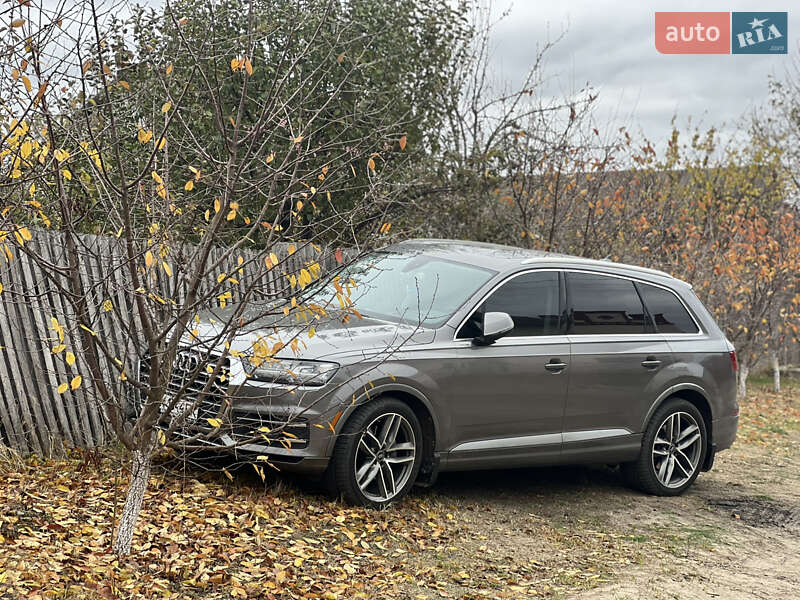 Внедорожник / Кроссовер Audi Q7 2015 в Сумах