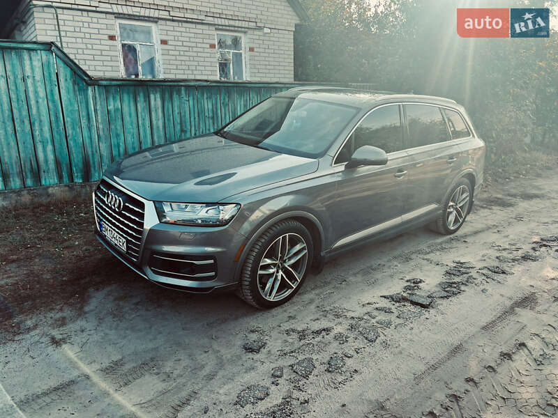 Внедорожник / Кроссовер Audi Q7 2015 в Сумах