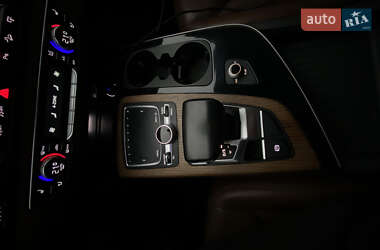 Внедорожник / Кроссовер Audi Q7 2016 в 