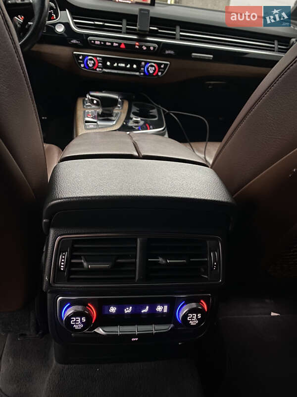 Внедорожник / Кроссовер Audi Q7 2016 в Буске