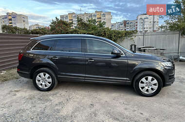 Позашляховик / Кросовер Audi Q7 2013 в 