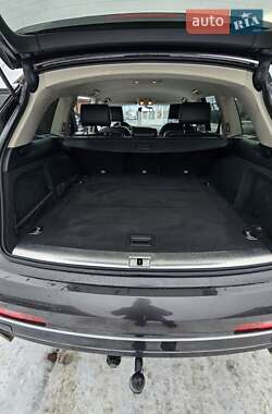 Внедорожник / Кроссовер Audi Q7 2012 в 