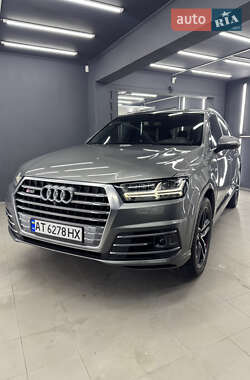 Внедорожник / Кроссовер Audi Q7 2017 в 