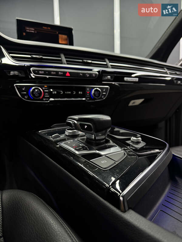 Внедорожник / Кроссовер Audi Q7 2017 в Коломые