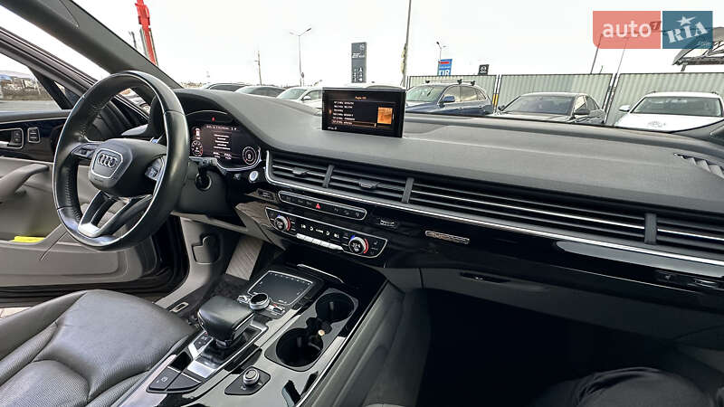 Внедорожник / Кроссовер Audi Q7 2017 в Хусте