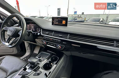 Внедорожник / Кроссовер Audi Q7 2017 в 