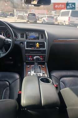 Внедорожник / Кроссовер Audi Q7 2015 в 