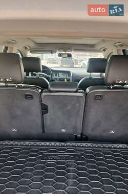 Внедорожник / Кроссовер Audi Q7 2015 в 