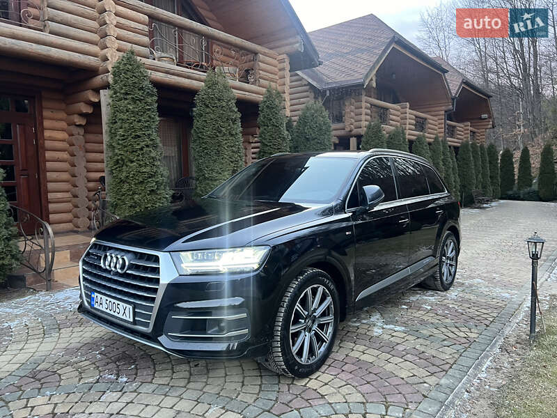 Внедорожник / Кроссовер Audi Q7 2016 в Мукачево